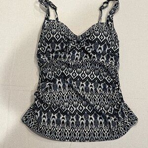 Kona Sol Womens Medium Blue Geometric swim top Slimming Ruched sides Size M